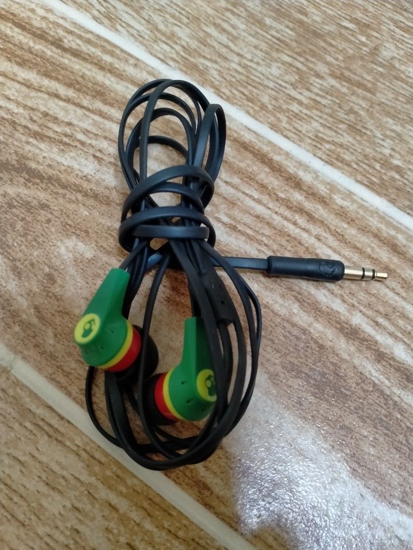SKULL CANDY IN EAR EARPHONE BOB MARLEY INSPIRED (Category: Earphones) located in Cabuyao City. Submitted by Bike_Clothing10 (Listing ID 1455658268, Image 2). Description: READ FIRST.. FOR SALE: SKULLCANDY IN EAR EARPHONE Excellent Condition Loud Sound Legit PRICE: 1K + SF PICK UP OR SHIPPING ONLY LOCATION: Cabuyao Laguna -NO COD/COP- PM FOR INQUIRIES...