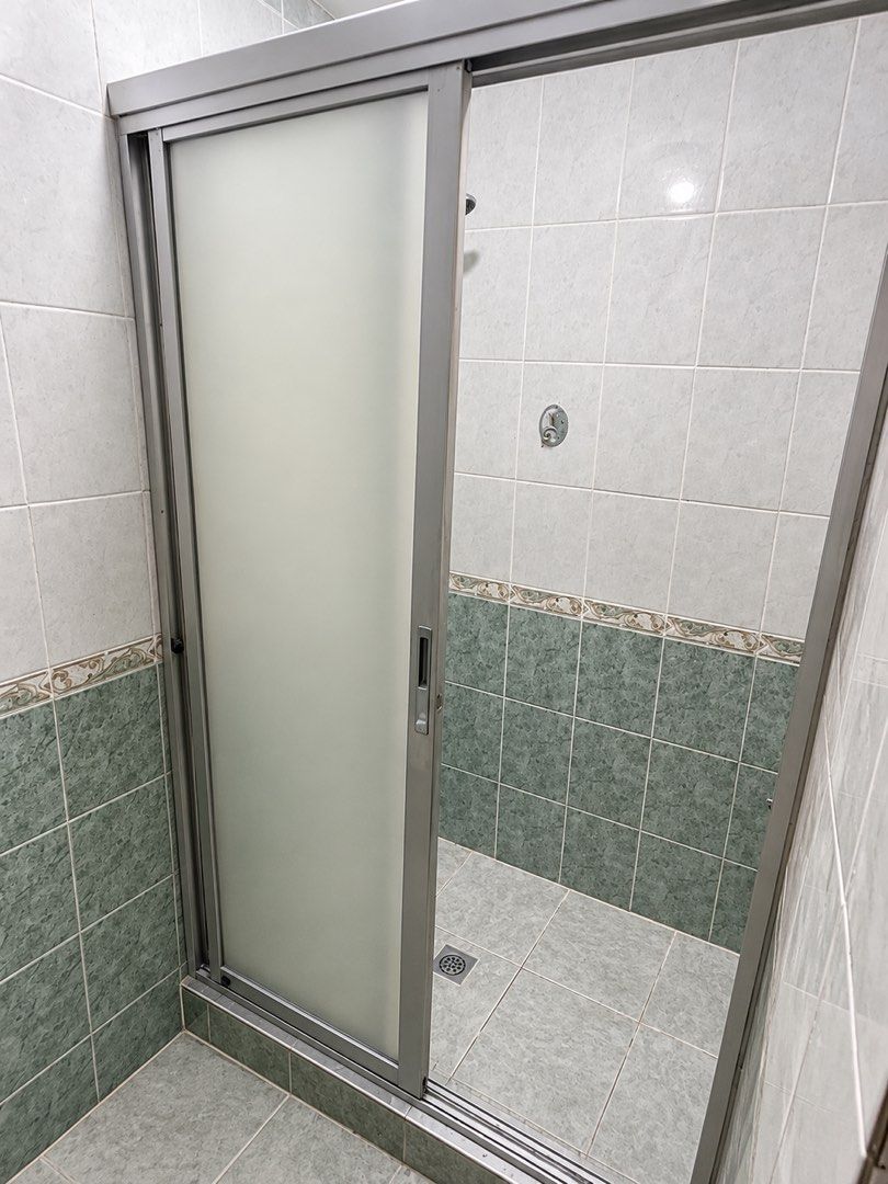 Sliding doors (Category: Industrial Equipment) located in Quezon City. Submitted by simplelang22 (Listing ID 1455527280, Image 3). Description: Please call 09761461846 For interested buyers i will send the dimensions Nabaklas na ung isa 2 units bathroom enclosures 3500 each 1 heavy iron/glass with railing 10k.