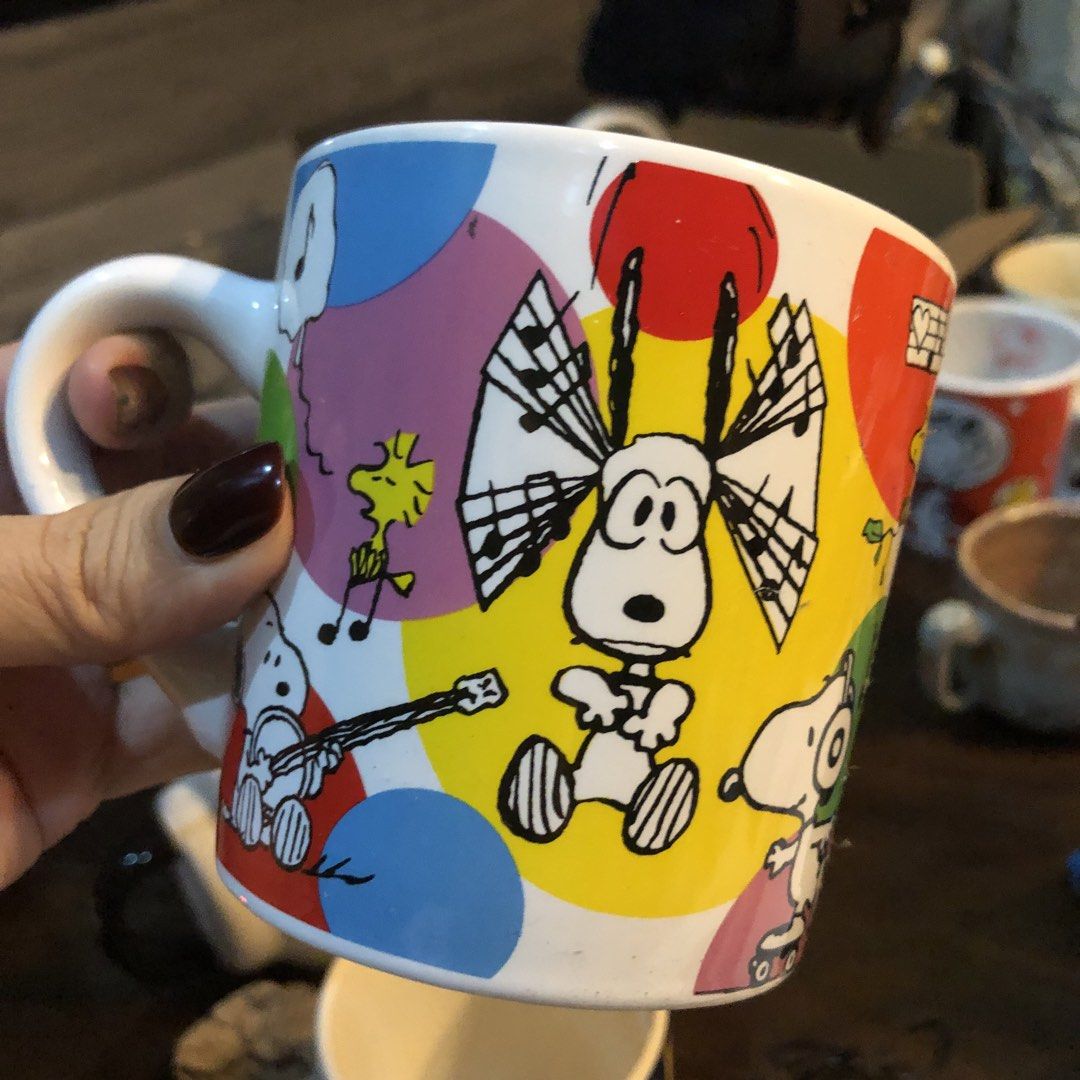 SNOOPY PEANUTS CERAMIC MUG - THICK AND HEAVY (Category: Dinnerware & Cutlery) located in Quezon City. Submitted by kitsune.treasures (Listing ID 1455603304, Image 2). Description: New without box *First to pay policy! *1 day reservation only. Failure to pay on time, auto cancel. 📍Quezon City * MOD: J&T | Lalamove * MOP: GCASH | BPI 📦ON HAND AND READY TO SHIP! CONDITION: WHAT YOU SEE IS WHAT YOU GET. Dimensions: Kindly check the photos for the a