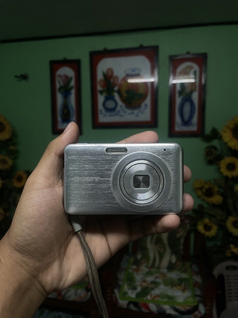 Sony Cybershot DSC-W310 (Category: Cameras) located in Caloocan City. Submitted by digisnap731 (Listing ID 1455503742, Image 1). Description: Sony Cyber-shot DSC-W310 (12.1 MP CCD Digicam) Price: ₱3,199 + SF Highlights & Specs: — Vibe: Nostalgic Y2K film aesthetic with classic CCD colors — Sensor: 12.1 MP Super HAD CCD — Lens: 4x Optical Zoom (28mm wide-angle) — Performance: 100% functional lens, flash, zoom, and sensor (captured photos are cryst