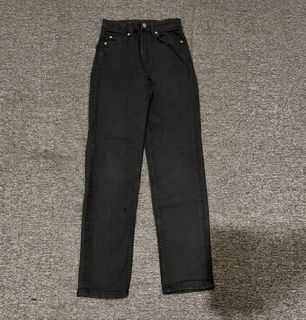 (Category: ) located in . Submitted by thrift.withlux (Listing ID 1455595860, Image 1). Description: .