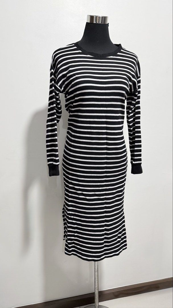 Midi Dress (Category: Dresses) located in Cebu City. Submitted by mei041024 (Listing ID 1455635670, Image 1). Description: - stretchable / size : medium-large - Features side slits for easy movement.