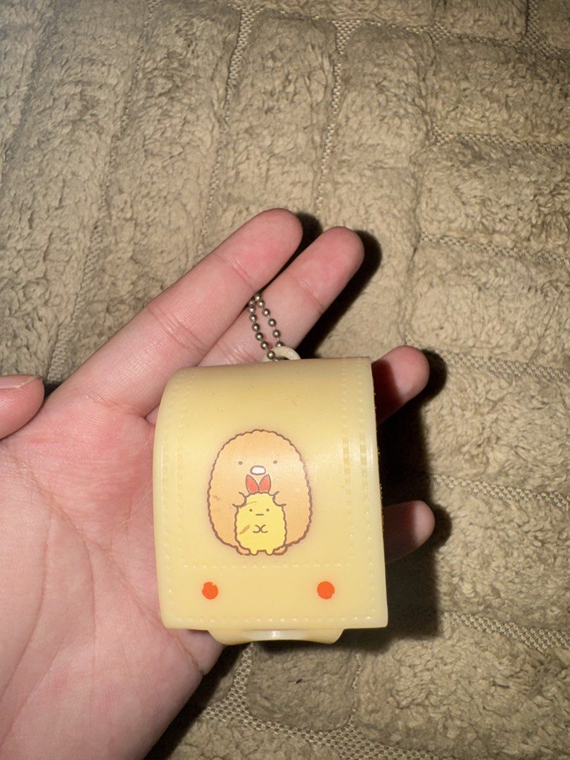 Sumikkogurashi Randoseru Mini Bag Charms bundle (Category: Character Goods) located in Quezon City. Submitted by matchaislove (Listing ID 1455645023, Image 2). Description: Tonka/Ebi Yellow Large - ₱250 Ebi Pink Small - ₱180 Regular sized - ₱200 each Take all for 800.