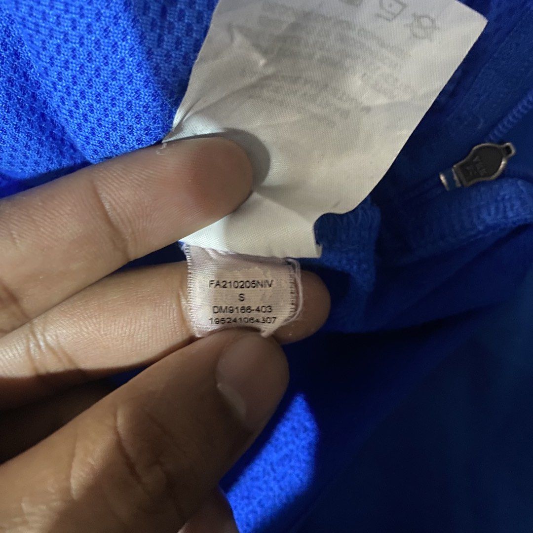 Sweatshirt (Category: Coats, Jackets and Outerwear) located in Cebu City. Submitted by charlie.tiger (Listing ID 1455584736, Image 3). Description: Jordan UCLA sweatshirt Excellent condition Size S on tag color rate: 9.5/10 W 23 L 29 issue: ❌ DM FOR MORE DETAILS‼️.