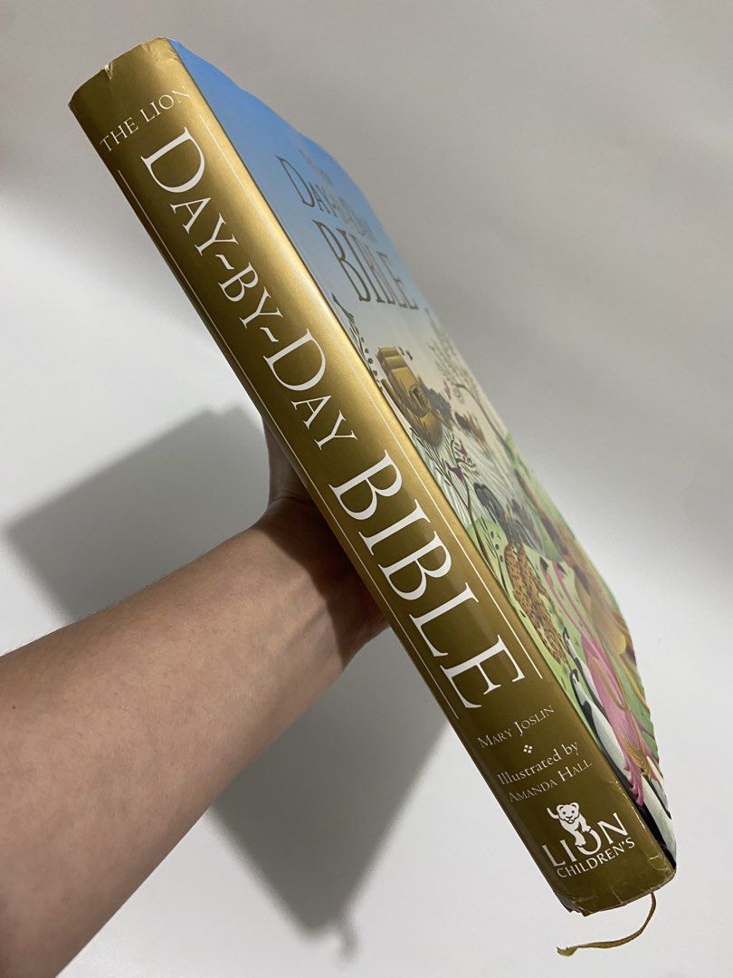 The Lion Day-By-Day Bible (Category: Children's Books) located in Caloocan City. Submitted by dmbooknook (Listing ID 1455617136, Image 3). Description: 💬 EUC - Clean pages, bright illustrations 📖 Hardcover | Ribbon Bookmark | Lion Children’s Books 𝐓𝐇𝐄 𝐋𝐈𝐎𝐍 𝐃𝐀𝐘-𝐁𝐘-𝐃𝐀𝐘 𝐁𝐈𝐁𝐋𝐄 📖✨ 𝟑𝟔𝟓 𝐁𝐢𝐛𝐥𝐞 𝐬𝐭𝐨𝐫𝐢𝐞𝐬 𝐢𝐧 𝐨𝐧𝐞 𝐛𝐞𝐚𝐮𝐭𝐢𝐟𝐮𝐥𝐥𝐲 𝐢𝐥𝐥𝐮𝐬𝐭𝐫𝐚𝐭𝐞𝐝 𝐛𝐨𝐨𝐤! 𝗔𝗯𝗼𝘂𝘁 𝘁𝗵𝗲 𝗕𝗼𝗼𝗸: 𝗥𝗲𝗮𝗱 𝘁𝗵𝗲 𝗴𝗿�