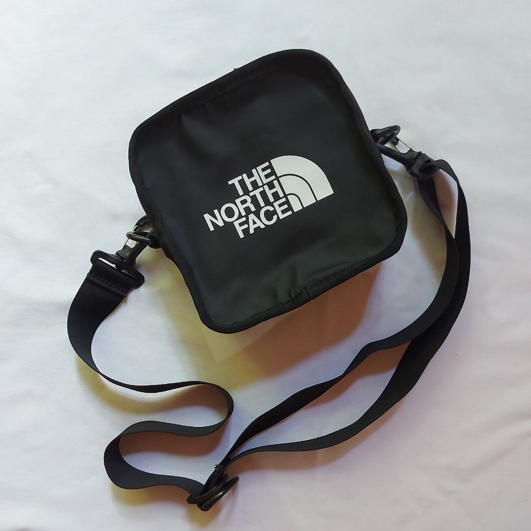 The North Face Explore Bardu II Bag (Category: Belt bags, Clutches and Pouches) located in Manila. Submitted by jaccollections (Listing ID 1455537864, Image 3). Description: 🆕️ Fresh new stock from Japan | The North Face Explore Bardu II Bag — All good as new condition 💯 — No other issues Shipping Process ⬇️ 📍 J&T Express | Regular Shipping | No COD 📍 Lalamove (if around the area) Payment Method ⬇️ 📍 Thru Gcash. 📍 Payment first po kami befo