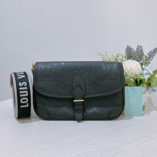 （分類：）位於 。 由 heartofluxe 提交（商品編號 1455594445，圖片 1）。簡介： 。