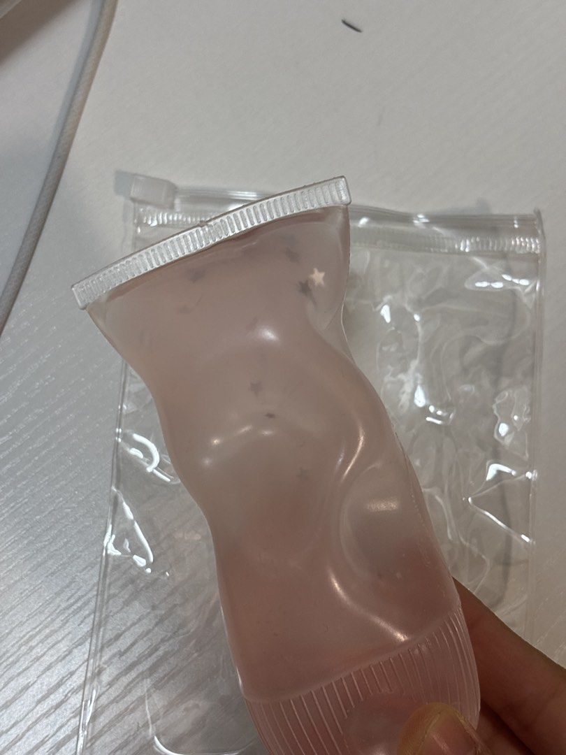 toothpaste squishy (Category: Interactive Toys) located in Singapore. Submitted by sh.lynnn_ (Listing ID 1455605864, Image 2). Description: barely played with too 🙂 trying to clear my squishy collection moldable and soft! some tiny air bubbles are present +$3 mailing buy with chiboki for $10.50!.