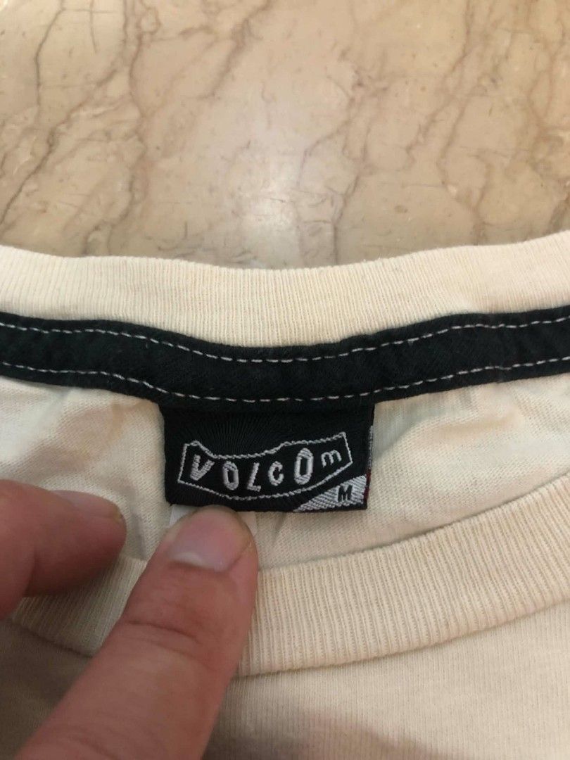 Volcom (Category: Tshirts & Polo Shirts ) located in Daraga. Submitted by arkhoholic (Listing ID 1455511222, Image 3). Description: Excellent condition Medium 20.5x28.