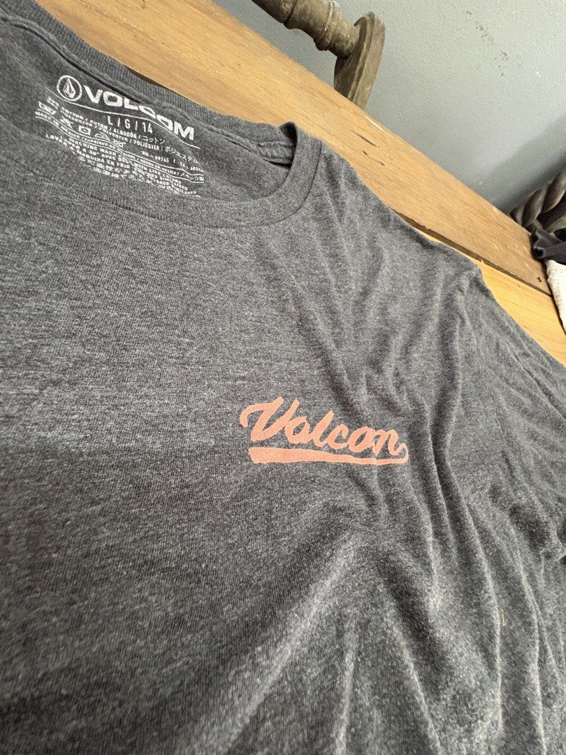 volcom Tee (Category: Tshirts & Polo Shirts ) located in San Felipe. Submitted by vaststone.454113 (Listing ID 1455549140, Image 2). Description: size Large 21.5x29.