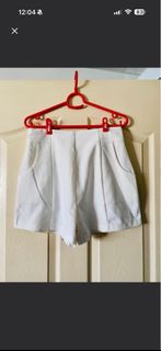 (Category: ) located in . Submitted by urkindofwardrobe (Listing ID 1455527358, Image 1). Description: .