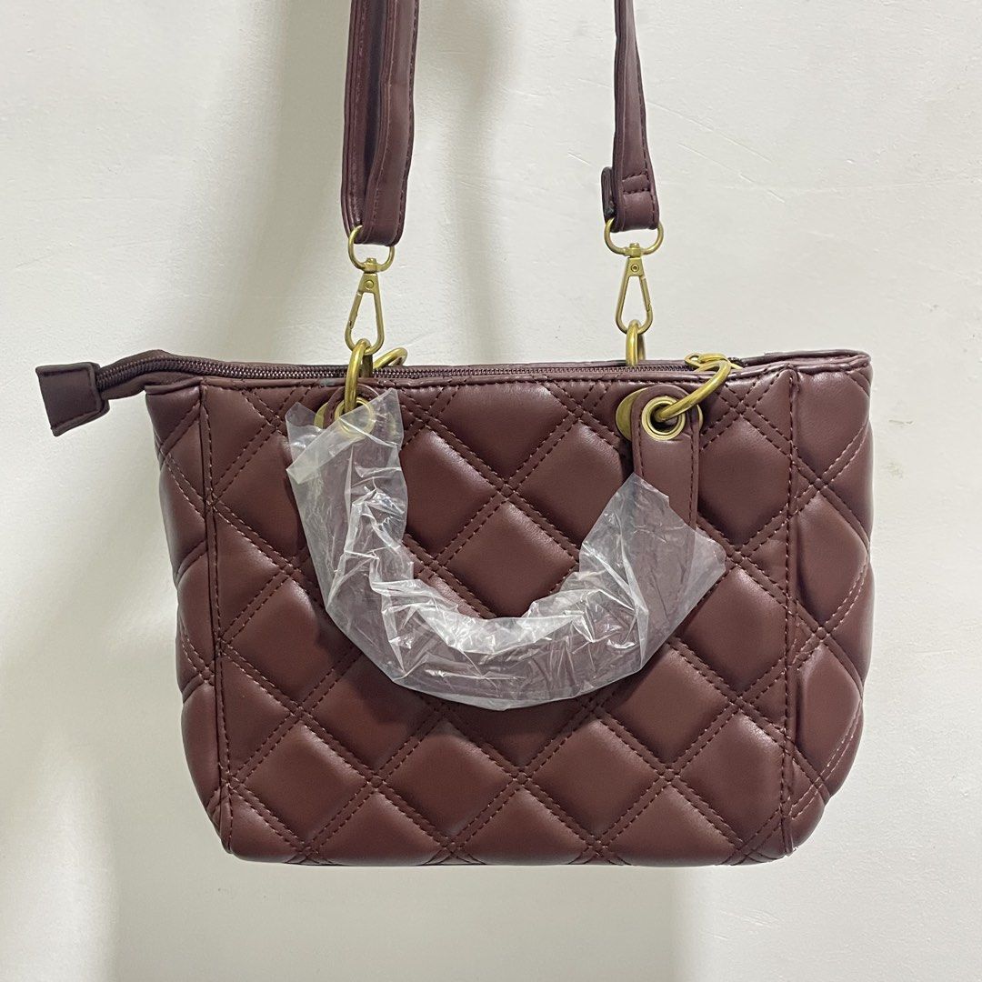WOMEN’S SLING BAG (Category: Luxury Bags & Wallets) located in Manila. Submitted by chyo.se (Listing ID 1455589782, Image 2). Description: brand new premium onhand gagalangin, tondo manila lalamove, j&t or meet-up gcash (pf) or cash (mu) .
