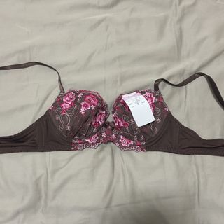 (Category: ) located in . Submitted by meowsc (Listing ID 1455614145, Image 1). Description: .