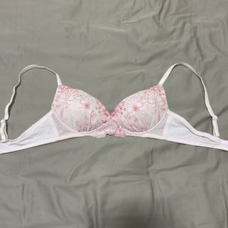 (Category: ) located in . Submitted by meowsc (Listing ID 1455613908, Image 1). Description: .