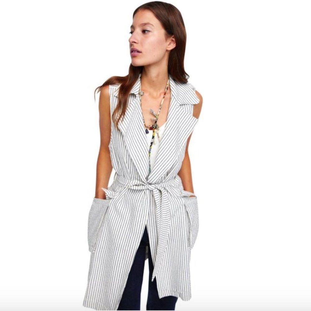 ZARA BASIC - Striped Textured Waistcoat Vest (Category: Sets or Coordinates) located in Cavite. Submitted by hand.picked (Listing ID 1455614413, Image 3). Description: ZARA BASIC - Striped Textured Waistcoat Vest Size: Medium Measurement: 19.5” Width / 37” Length Condition: Like New.