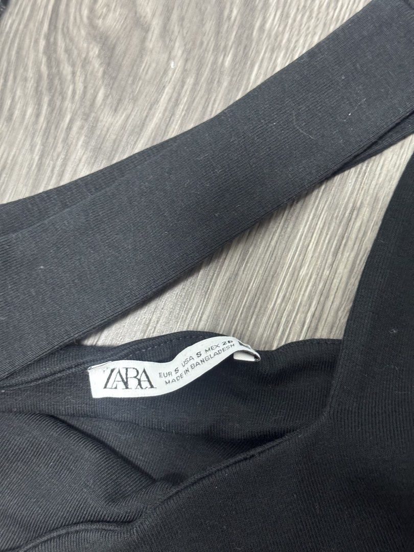Zara Black Square Neck Midi Dress (Category: Dresses) located in Manila. Submitted by balmanne (Listing ID 1455502441, Image 2). Description: .