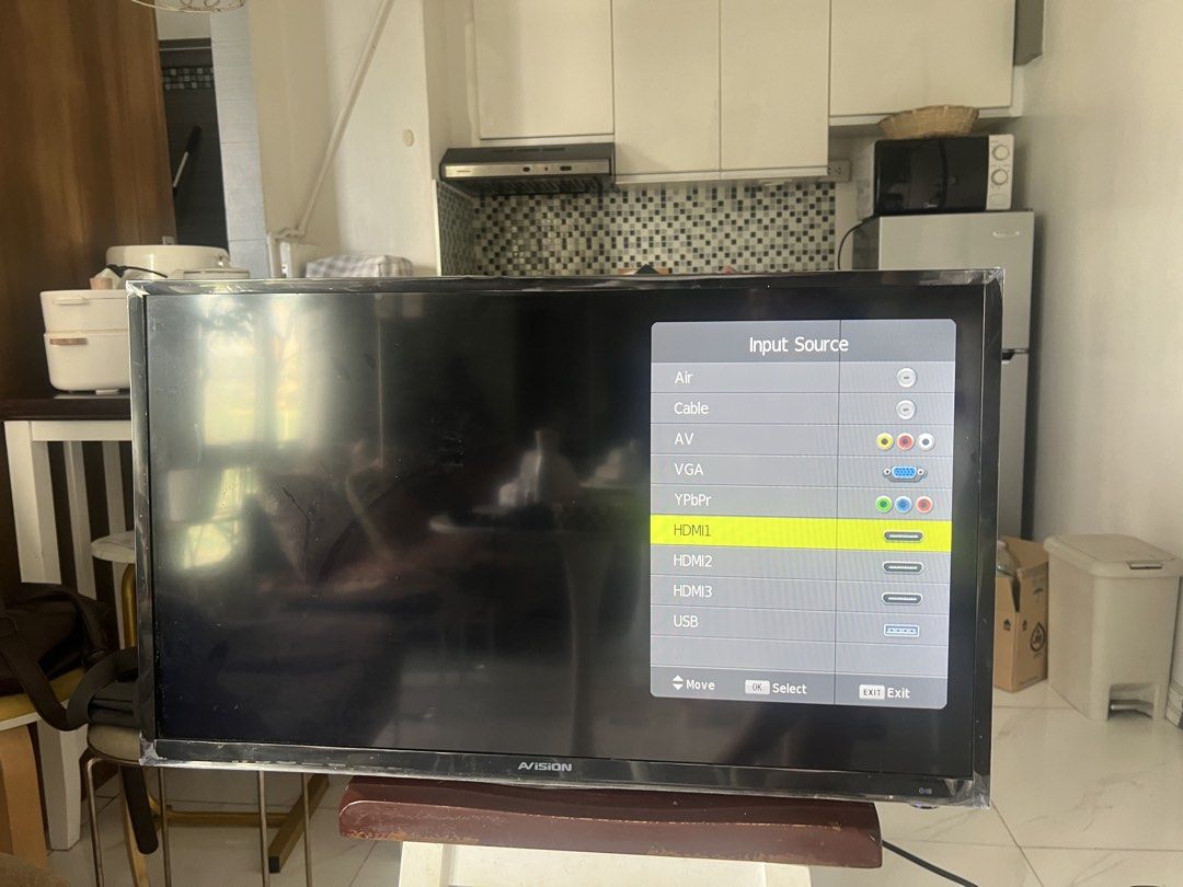 28-inch Avision LED TV (Category: TV) located in Manila. Submitted by pulledfrom.ph (Listing ID 1455746806, Image 2). Description: NOT a smart TV Honest Issue: Has a minor line on right side of the screen.
