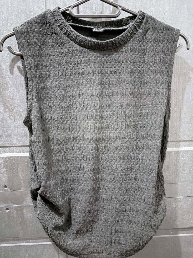 2 for 150 (Category: Sleeveless) located in Rodriguez. Submitted by adorkableee (Listing ID 1455835182, Image 3). Description: - Unique textured fabric - Size S in Beige - Size L in Grey - Made in Vietnam - Perfect for everyday wear, easily dressed up or down.