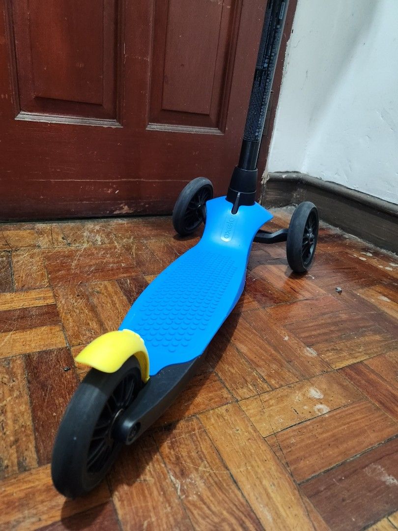 3 wheeled scooter (Category: Other Babies Going Out Needs) located in Mandaluyong City. Submitted by gerlie.14 (Listing ID 1455764893, Image 3). Description: meet-up at sm megamall, shangrila plaza and pick-up only..