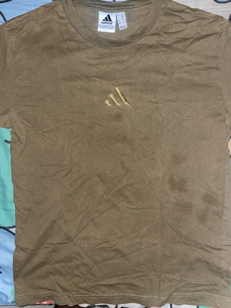 Adidas Olive Green T-Shirt (Category: Tshirts & Polo Shirts ) located in Calamba. Submitted by pdexterlance (Listing ID 1455735229, Image 1). Description: - Olive green Adidas t-shirt - Small embroidered Adidas logo on chest - Tag size: L - Perfect for casual everyday wear.