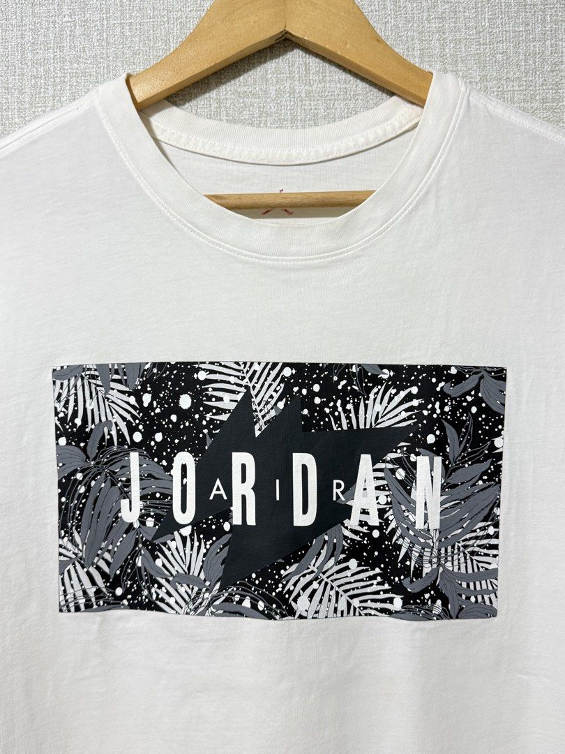 ✅Air Jordan Shirt (Category: Tshirts & Polo Shirts ) located in Dumaguete. Submitted by good_stuff_dgte (Listing ID 1455803385, Image 3). Description: ✅Air Jordan Shirt -₱650 -Size m-l (20x27) -Color rate 9.8/10 -Cut washtag but 💯 sure legit -No issue (excellent condition).