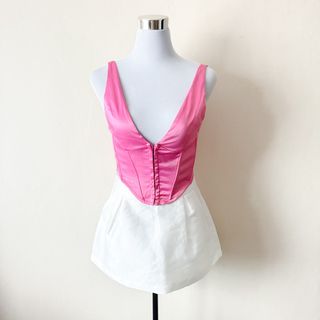 (Category: ) located in . Submitted by rosywardrobe (Listing ID 1455748136, Image 1). Description: .