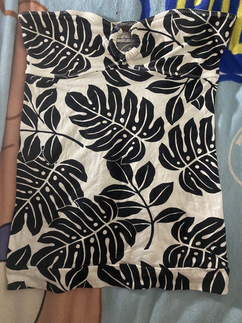 American Eagle Outfitters (Category: Sleeveless) located in Marikina City. Submitted by bebeplumm (Listing ID 1455849104, Image 1). Description: XS on tag but can fit to M DM me for more info.