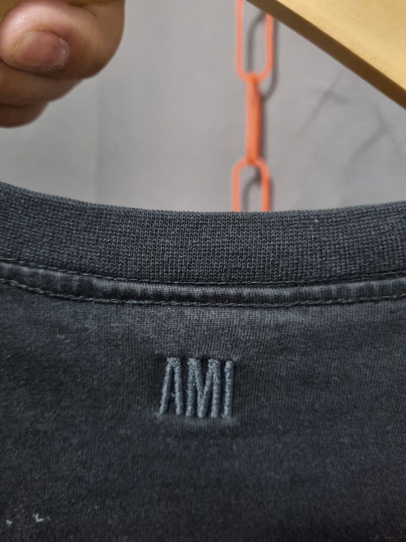 Ami (Category: Activewear) located in Manila. Submitted by solotrifting (Listing ID 1455780293, Image 3). Description: ami size : xl dimention : 23x29.5 color rate 9/10 issue: none /need wash.