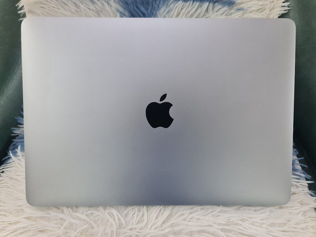 Apple MacBook Pro M1 (Category: Laptops & Notebooks) located in Caloocan City. Submitted by roselpaddayuman87 (Listing ID 1455811954, Image 3). Description: Macbook Pro 2020 Space Gray M1 chip 8-core CPU and 8-core GPU w/ 16-core Neutral Engine 8GB unified memory 256GB SSD - Storage macOS Tahoe version 26.2 TouchBar Touch ID sensor 13.6-inch Retina Display Truetone Backlit keyboard 84% Batthealth No issue No dents No scratches Super kinis No hist