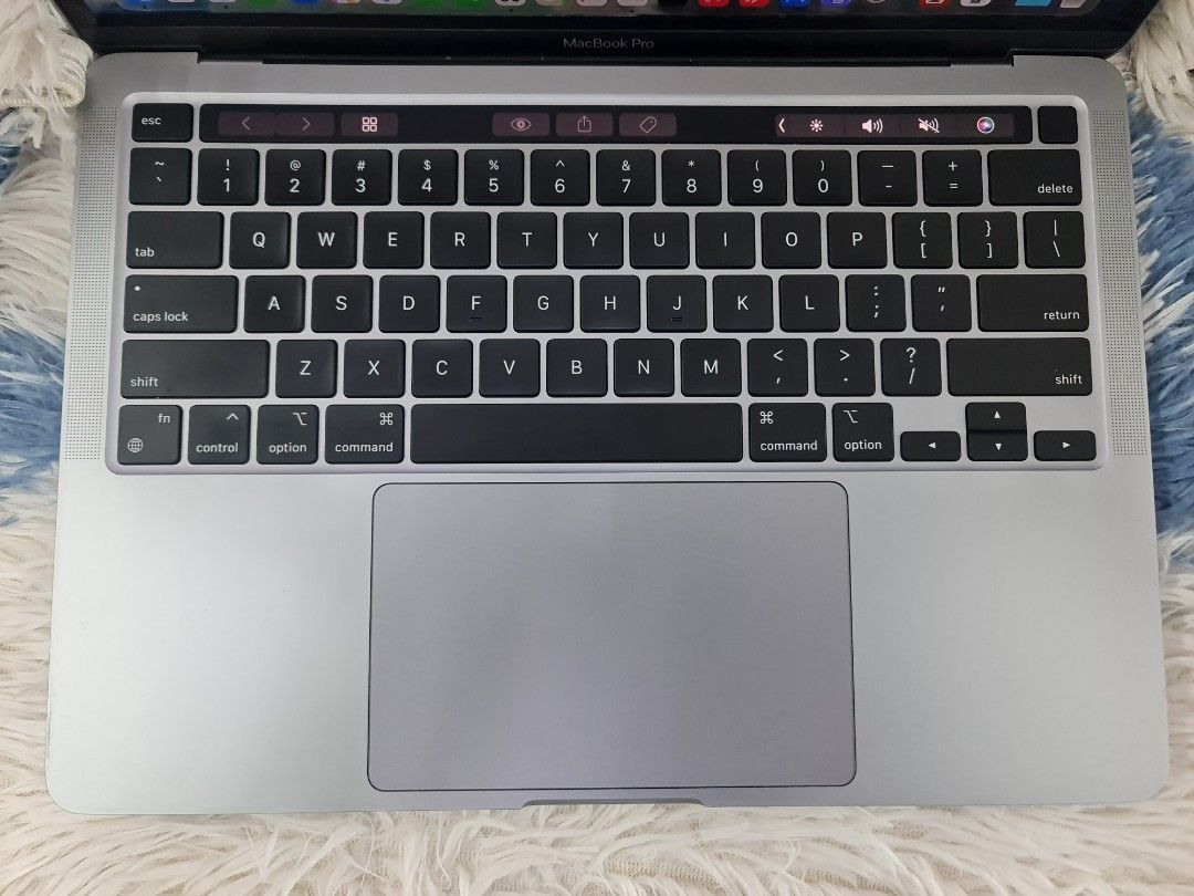 Apple MacBook Pro M1 (Category: Laptops & Notebooks) located in Caloocan City. Submitted by roselpaddayuman87 (Listing ID 1455811954, Image 2). Description: Macbook Pro 2020 Space Gray M1 chip 8-core CPU and 8-core GPU w/ 16-core Neutral Engine 8GB unified memory 256GB SSD - Storage macOS Tahoe version 26.2 TouchBar Touch ID sensor 13.6-inch Retina Display Truetone Backlit keyboard 84% Batthealth No issue No dents No scratches Super kinis No hist