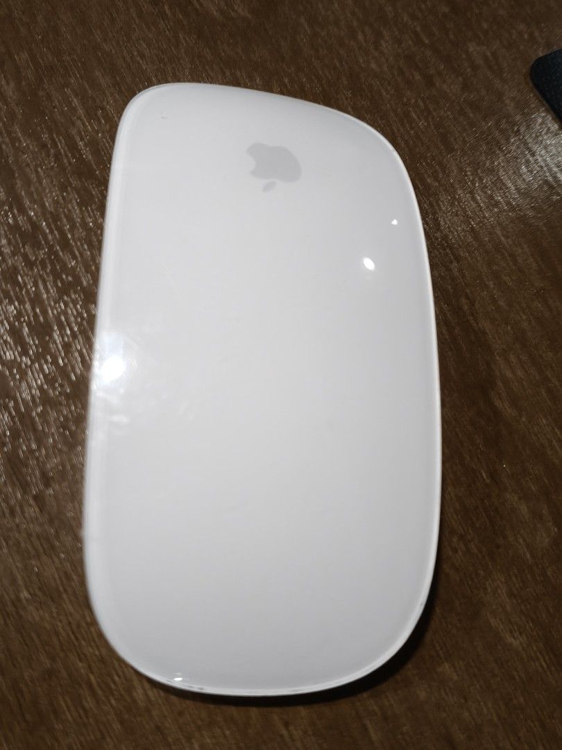 Apple Magic Mouse (Category: Mouse & Mousepads) located in Manila. Submitted by iamharold0222 (Listing ID 1455820950, Image 3). Description: Apple Magic Mouse USB-C — ₱2,200 ✨ Original Apple Magic Mouse USB-C 📅 Bought this year 👌 Good condition / lightly used 🔌 With original charging cable 📦 No box included Selling for ₱2,200. Price is negotiable for sure buyer. 😊 PM for more details!.