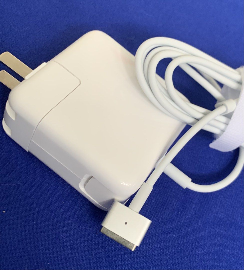 Apple MagSafe 2 (T-Tip) MacBook 45W Charger (Category: Chargers & Cables) located in San Juan City. Submitted by ph_gadgets_hub (Listing ID 1455799119, Image 2). Description: 𝐅𝐋𝐀𝐒𝐇 𝐒𝐀𝐋𝐄🔥 ₱1,000 45W MagSafe 2 (T-tip) MacBook Air & MacBook Pro Charger ❣️ Compatibility:✨ MacBook Air MacBook Pro MacBook (Retina) Same-day delivery within Metro Manila via Lalamove/Grab delivery, fast booking, book agad 🏍️. For orders and inquiries Message me