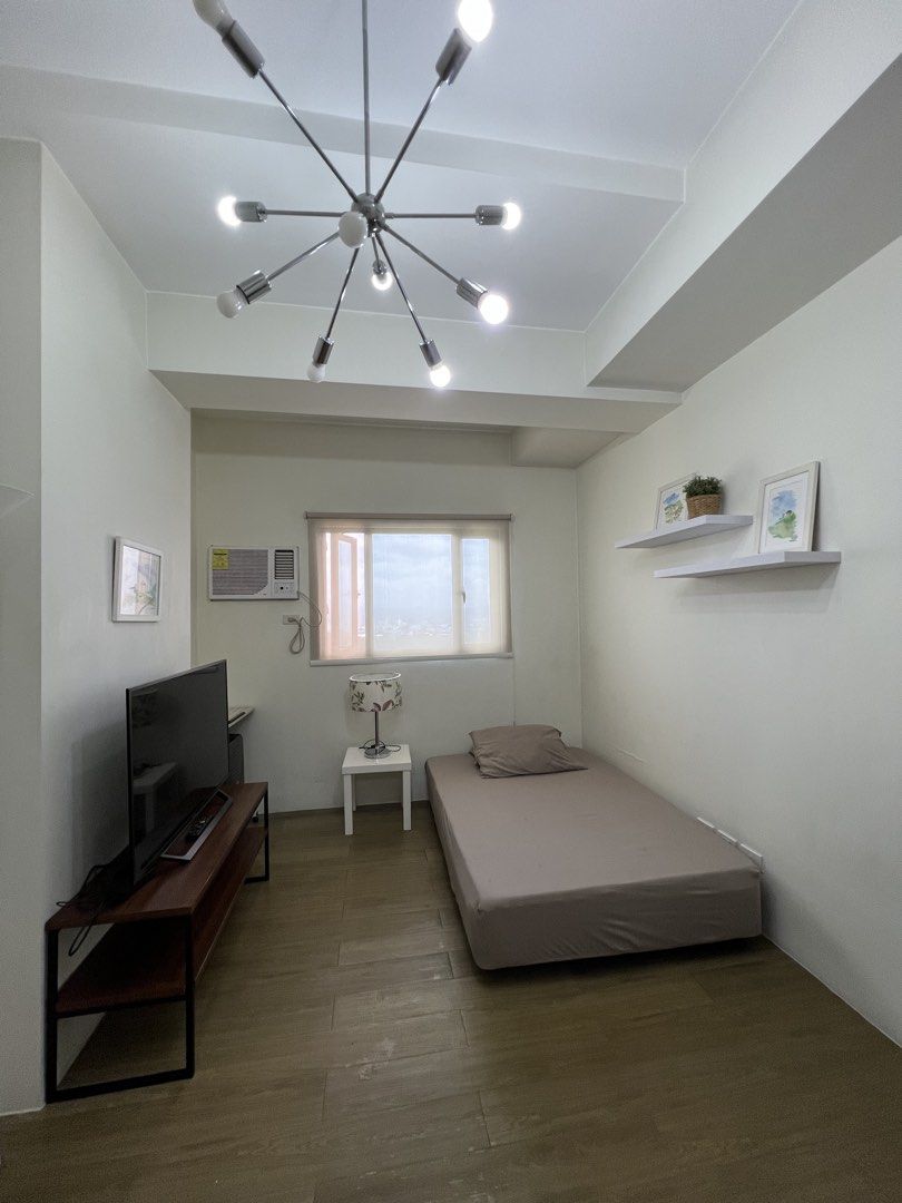 Ateneo studio for rent (Category: Apartments & Condos) located in Pasig City. Submitted by seller09876 (Listing ID 1438114566, Image 1). Description: Vista 309 Residences, 9th floor, furnished, great for students, across Ateneo with view of football field, gym/study hall/swimming pool, association dues included, with hot water, available in September, negotiable.