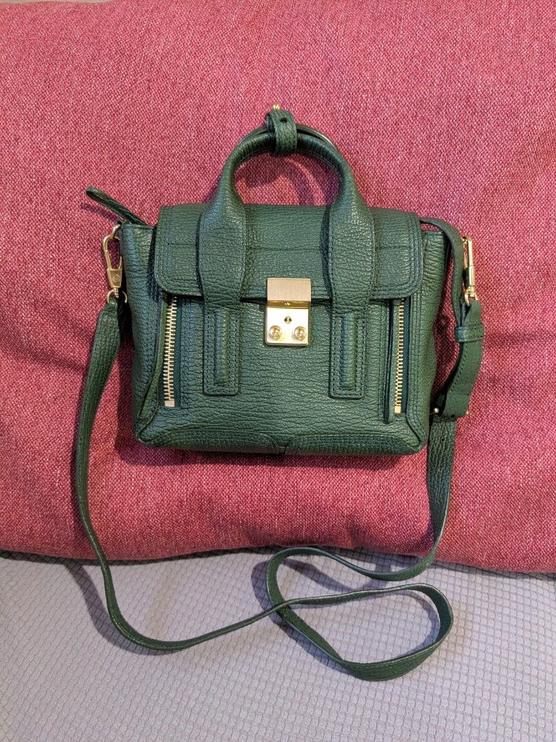 Authentic 3.1 Philip Lim mini pashli (Category: Luxury Bags & Wallets) located in Tuguegarao City. Submitted by globeeneace (Listing ID 1455798193, Image 1). Description: Guaranteed Original mini philip Lim pashli Very good condition with minimal/normal signs of usage super nice ng color.