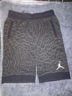 (Category: ) located in . Submitted by gengthrift_84 (Listing ID 1455850197, Image 1). Description: .