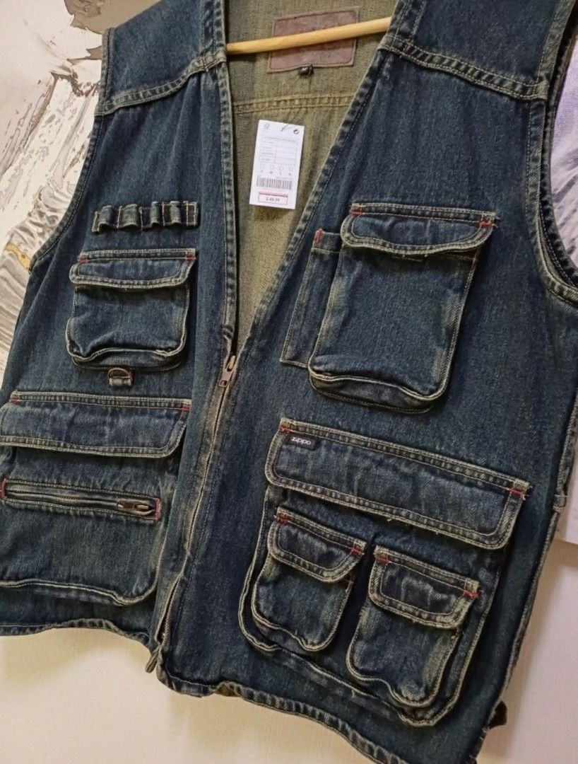 AUTHENTIC VINTAGE 90'S ZIPPO MULTIPLE POCKETS DENIM VEST (Category: Coats, Jackets and Outerwear) located in Manila. Submitted by tokyo.americana (Listing ID 1455788578, Image 2). Description: Actual size using inches Armpit to Armpit/22.5 Lenght/25.5 fittings is Large Excellent Condition, Issue:0 Message if you have any other question about sizing. We do shipping nation wide I'm also open for video call so that you can see the item you 're inter