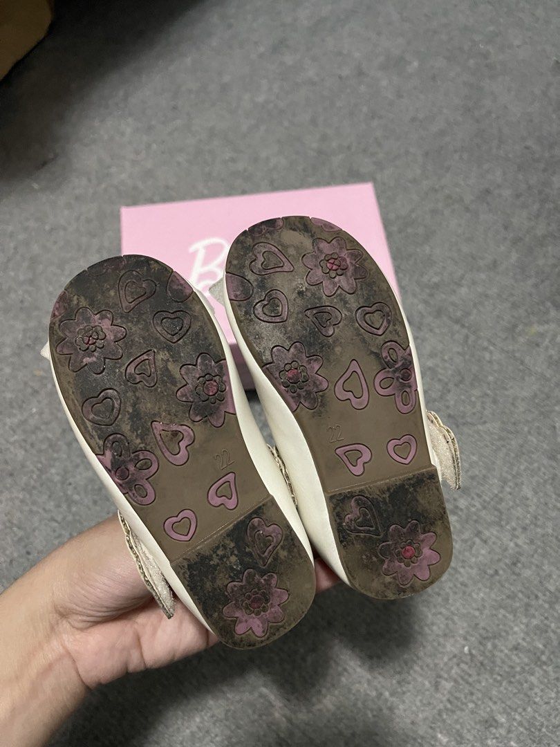 Barbie doll shoes white (Category: Babies & Kids Fashion) located in Cainta. Submitted by freeingspaces (Listing ID 1455834187, Image 3). Description: SIZE 4.