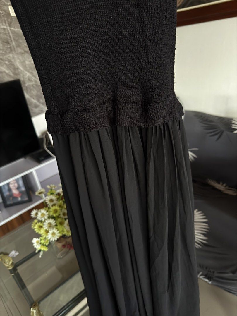 Black Dress (Category: Dresses) located in Marikina City. Submitted by declutter_keni24 (Listing ID 1455765340, Image 3). Description: Very trendy style ngayon💕.
