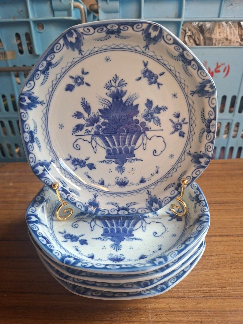 Blue and White Porcelain Cake Plate (Category: Dinnerware & Cutlery) located in Consolacion. Submitted by luxekerei (Listing ID 1455802743, Image 2). Description: - vintage Japanese blue and white porcelain plates featuring an octagonal shape and a hand-painted underglaze blue floral basket (or sometsuke) motif, reminiscent of traditional Arita ware styles.