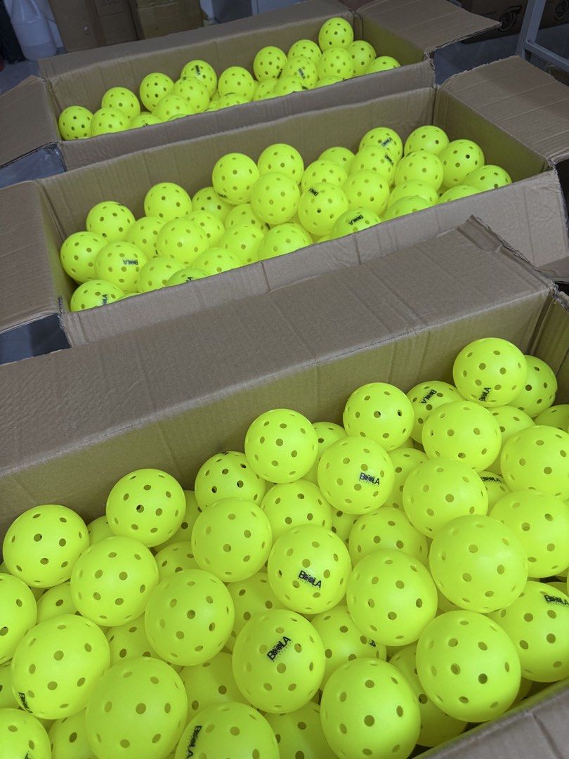 Boola HD40 (Category: Racket and Ball Sports) located in Quezon City. Submitted by JCshops (Listing ID 1455708650, Image 2). Description: On Hand - Ready to Ship - Boola pickleball balls 1pc ₱88.00 3pcs ₱260.00 5pcs ₱420.00 10pcs ₱815.00 Boola Tube (3pcs per Tube) Boola 40 holes - ₱330.00 Wholesale available, DM ME.