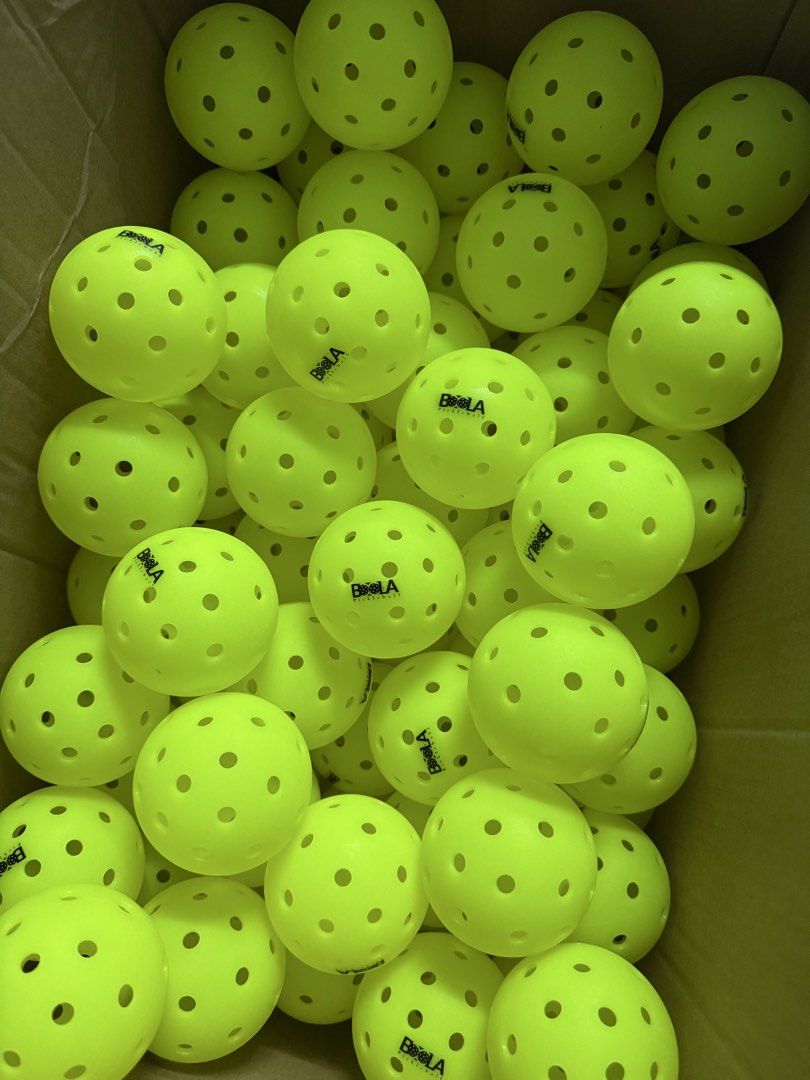 Boola HD40 (Category: Racket and Ball Sports) located in Quezon City. Submitted by JCshops (Listing ID 1455708650, Image 3). Description: On Hand - Ready to Ship - Boola pickleball balls 1pc ₱88.00 3pcs ₱260.00 5pcs ₱420.00 10pcs ₱815.00 Boola Tube (3pcs per Tube) Boola 40 holes - ₱330.00 Wholesale available, DM ME.