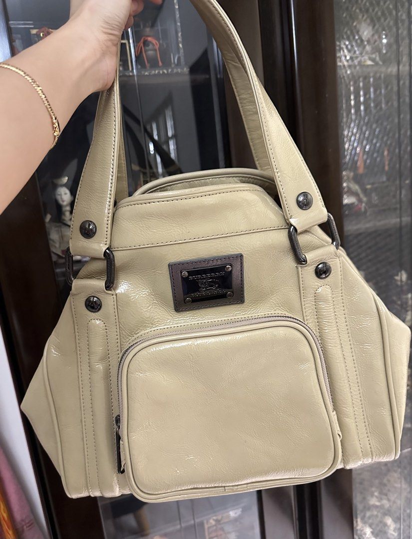 Burberry (Category: Luxury Bags & Wallets) located in Manila. Submitted by donnatng22 (Listing ID 1454540054, Image 2). Description: Bag with free wallet.