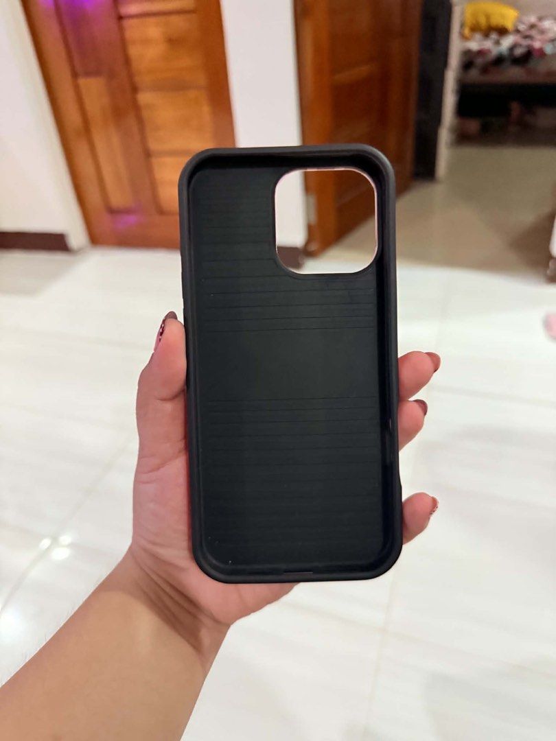 Burga case Iphone 16 pro max (Category: Cases & Sleeves) located in Caloocan City. Submitted by tokyo112419 (Listing ID 1455719412, Image 3). Description: Used condition with box.
