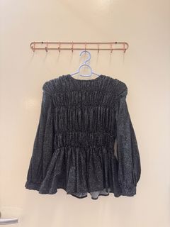 (Category: ) located in . Submitted by wardrobebynini (Listing ID 1455753400, Image 1). Description: .