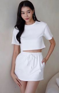(Category: ) located in . Submitted by clearmywardrobeplssssss (Listing ID 1455704700, Image 1). Description: .