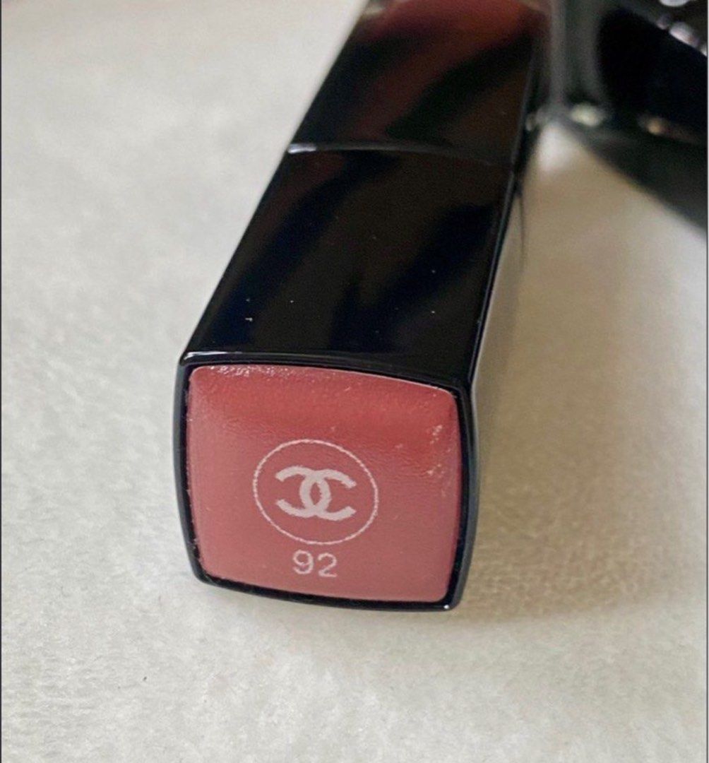 Chanel Rouge Allure Laque Liquid Lipstick (Category: Makeup) located in Pasay City. Submitted by trendystash (Listing ID 1455706664, Image 2). Description: Brand new .