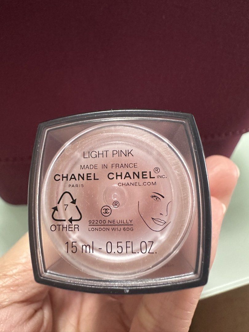 Chanel Water Fresh Blush in Light Pink (Category: Makeup) located in Del Monte. Submitted by ondarokate (Listing ID 1455757861, Image 3). Description: Used twice only, can’t make the shade work on me..