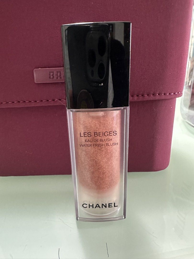 Chanel Water Fresh Blush in Light Pink (Category: Makeup) located in Del Monte. Submitted by ondarokate (Listing ID 1455757861, Image 2). Description: Used twice only, can’t make the shade work on me..