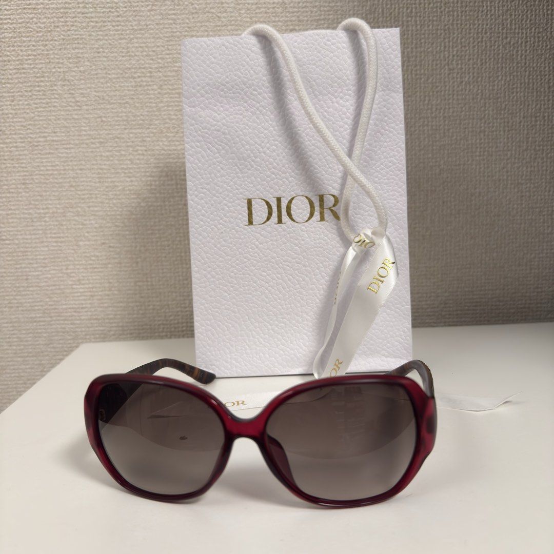 Christian Dior sunglasses (Category: Luxury Accessories) located in Quezon City. Submitted by hintstreet (Listing ID 1455811314, Image 3). Description: Dior sunglasses.
