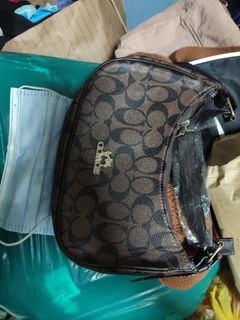 (Category: ) located in . Submitted by lailai08 (Listing ID 1455850691, Image 1). Description: .